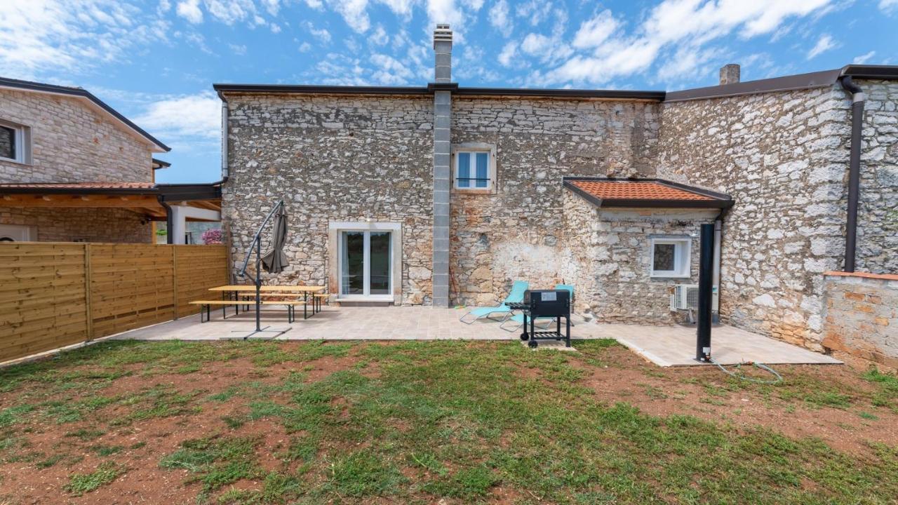 Holiday Home Lino Dajla Kültér fotó