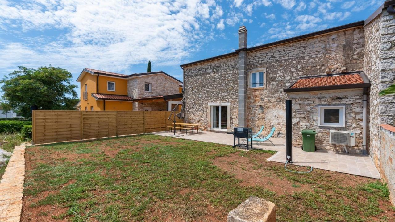 Holiday Home Lino Dajla Kültér fotó